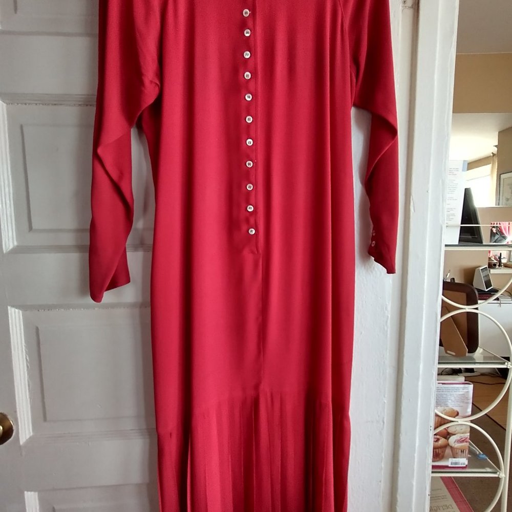 Red Dress - Picture 2 of 3